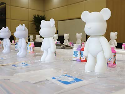 抽象派女神：3.8流體熊藝術展